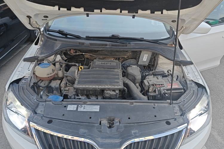 Used Skoda Rapid 2015 1.6L Automatic Smart Selection Model Engine Bay