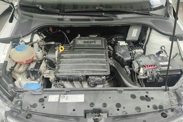 Used Skoda Rapid 2015 1.6L Manual Le Xuan Model Engine Bay