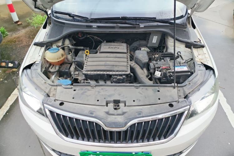 Used Skoda Rapid 2015 1.6L Automatic Smart Selection Model Engine Bay