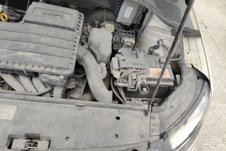 Used Skoda Rapid 2015 1.6L Manual Smart Selection Model Engine Bay Left