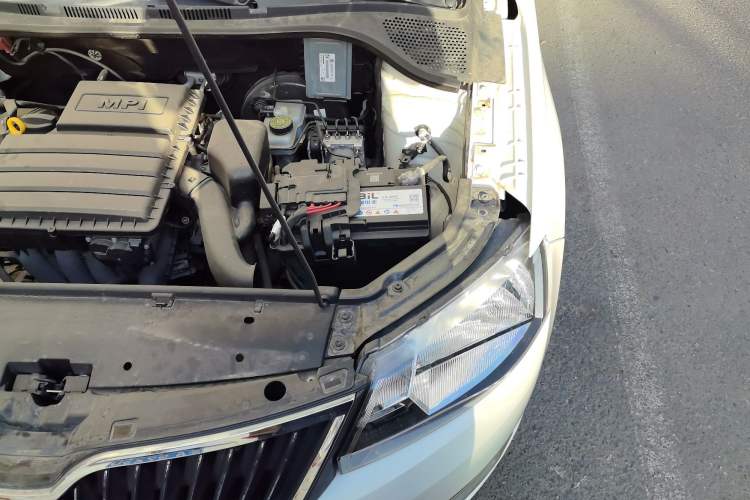 Used Skoda Rapid 2015 1.4L Manual Enjoyment Model Engine Bay Left