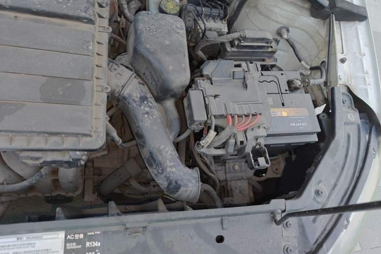 Used Skoda Rapid 2015 1.6L Automatic Smart Selection Model Engine Bay Left