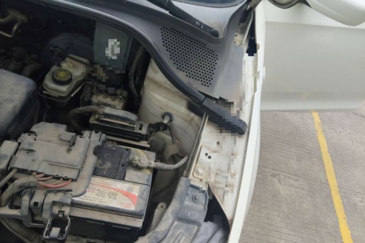Used Skoda Rapid 2015 1.6L Automatic Smart Selection Model Engine Bay Left