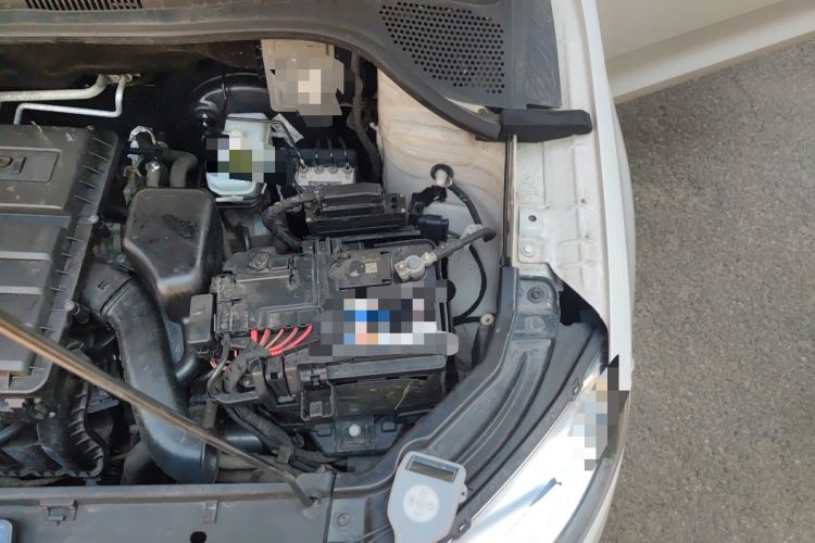 Used Skoda Rapid 2015 1.6L Automatic Smart Selection Model Engine Bay Left