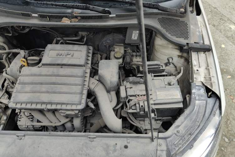 Used Skoda Rapid 2015 1.6L Automatic Smart Selection Model Engine Bay Left