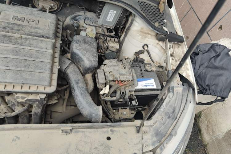 Used Skoda Rapid 2015 1.4L Manual Enjoyment Model Engine Bay Left