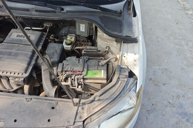 Used Skoda Rapid 2015 1.6L Automatic Smart Selection Model Engine Bay Left