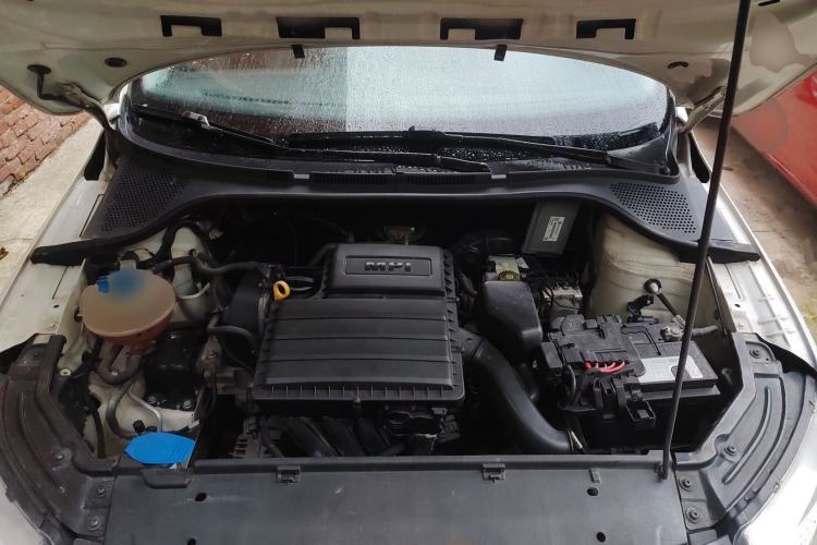Used Skoda Rapid 2015 1.6L Manual Smart Selection Model Engine Bay