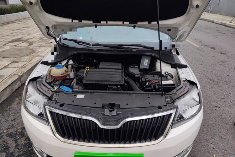Used Skoda Rapid 2015 1.6L Automatic Smart Selection Model Engine Bay