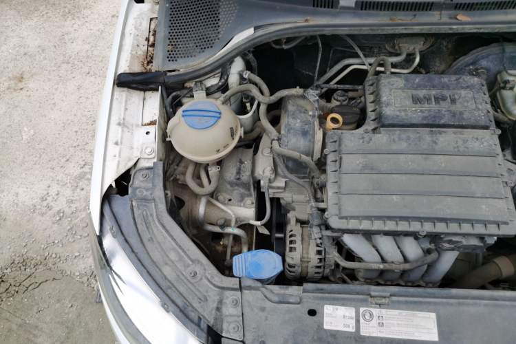 Used Skoda Rapid 2015 1.4L Manual Smart Selection Model Engine Bay Right