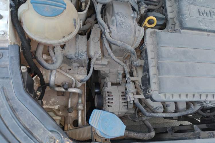 Used Skoda Rapid 2015 1.6L Automatic Smart Selection Model Engine Bay Right