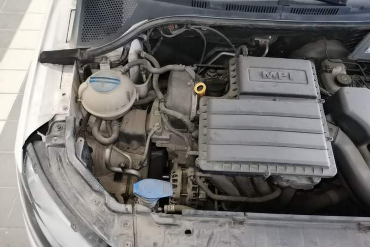 Used Skoda Rapid 2015 1.4L Manual Smart Selection Model Engine Bay Right
