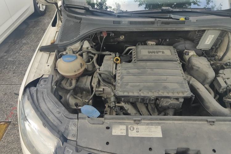 Used Skoda Rapid 2015 1.6L Automatic Smart Selection Model Engine Bay Right