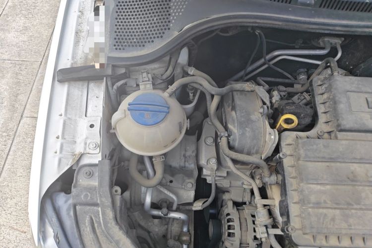 Used Skoda Rapid 2015 1.6L Automatic Preferred Model Engine Bay Right