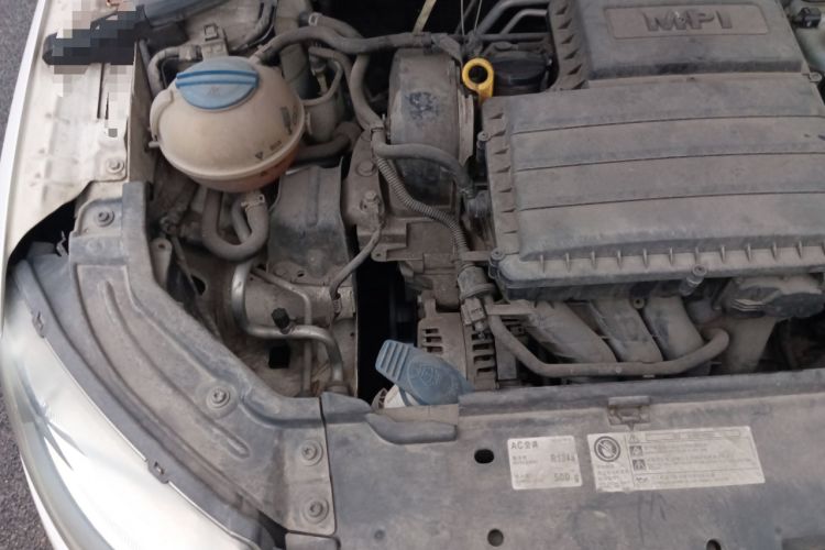 Used Skoda Rapid 2015 1.6L Manual Le Xuan Model Engine Bay Right