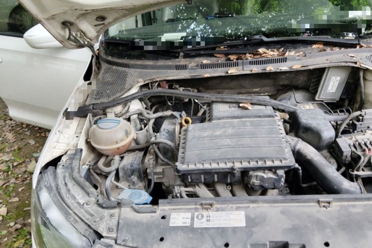 Used Skoda Rapid 2015 1.6L Automatic Smart Selection Model Engine Bay Right