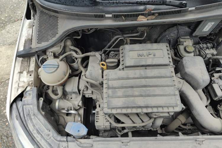 Used Skoda Rapid 2015 1.6L Automatic Smart Selection Model Engine Bay Right