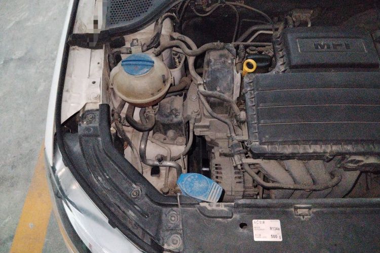 Used Skoda Rapid 2015 1.6L Manual Smart Selection Model Engine Bay Right