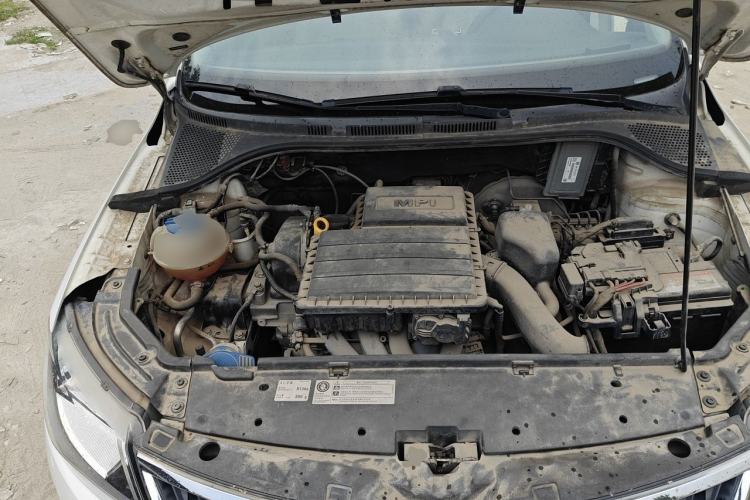 Used Skoda Rapid 2015 1.6L Automatic Smart Selection Model Engine Bay