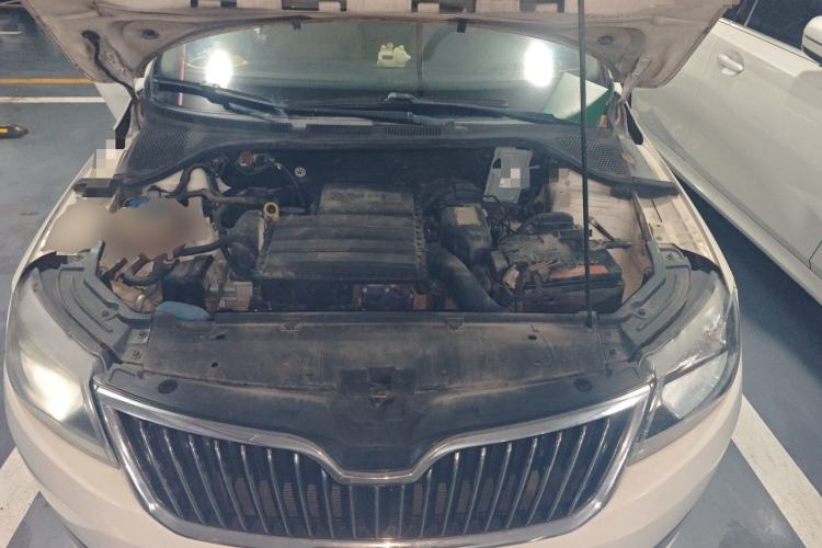 Used Skoda Rapid 2015 1.6L Automatic Smart Selection Model Engine Bay