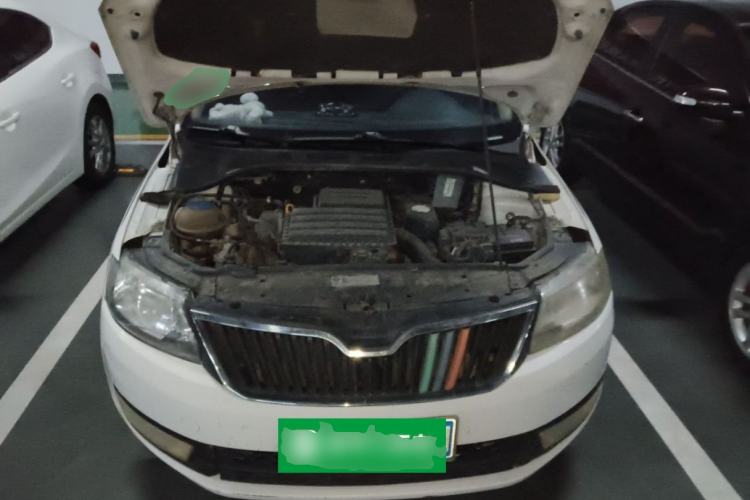 Used Skoda Rapid 2015 1.6L Manual Smart Selection Model Engine Bay