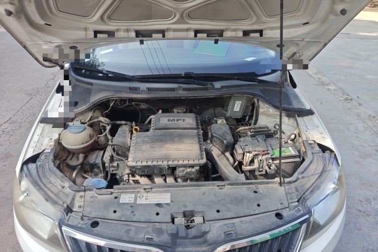 Used Skoda Rapid 2015 1.6L Automatic Smart Selection Model Engine Bay