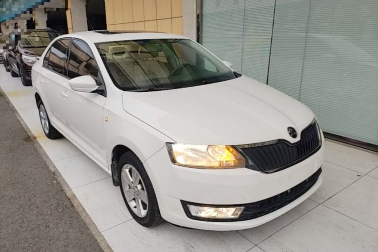 Used Skoda Rapid 2015 1.6L Manual Smart Selection Model Exterior 1