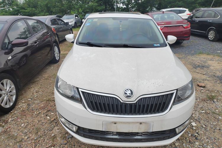 Used Skoda Rapid 2015 1.6L Automatic Smart Selection Model Exterior 1