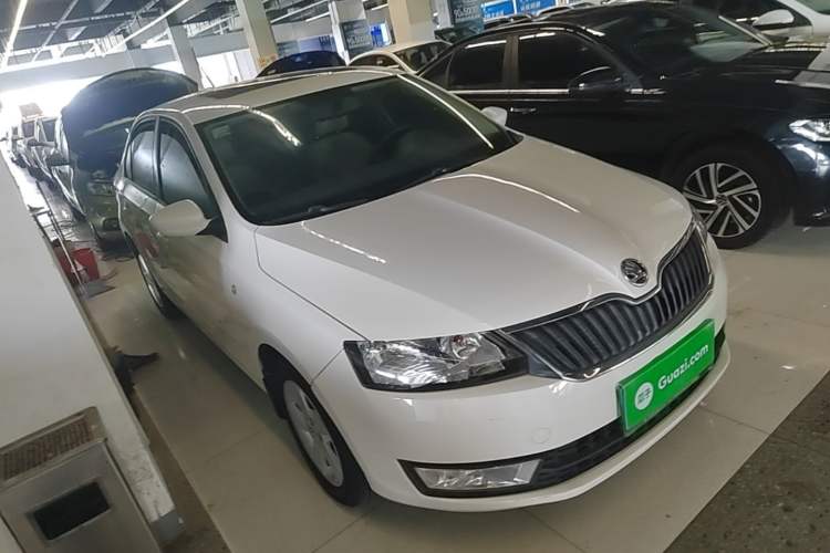 Used Skoda Rapid 2015 1.6L Manual Smart Selection Model Exterior 1