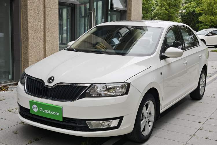 Used Skoda Rapid 2015 1.6L Manual Smart Selection Model Exterior 1