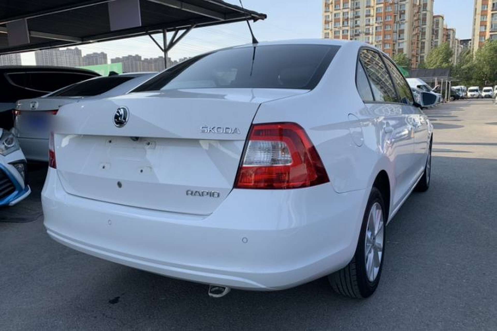Used Skoda Rapid 2015 1.6L Automatic Smart Selection Model Exterior 2