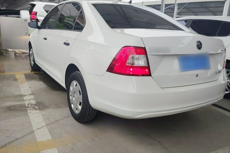 Used Skoda Rapid 2015 1.6L Manual Le Xuan Model Exterior 2