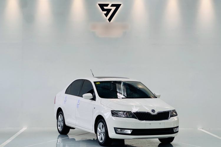 Used Skoda Rapid 2015 1.6L Automatic Smart Selection Model Exterior 2