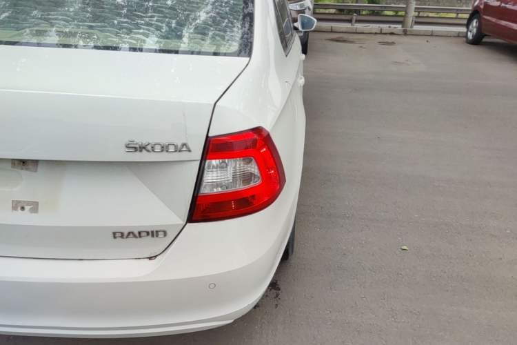 Used Skoda Rapid 2015 1.6L Manual Smart Selection Model Exterior 3