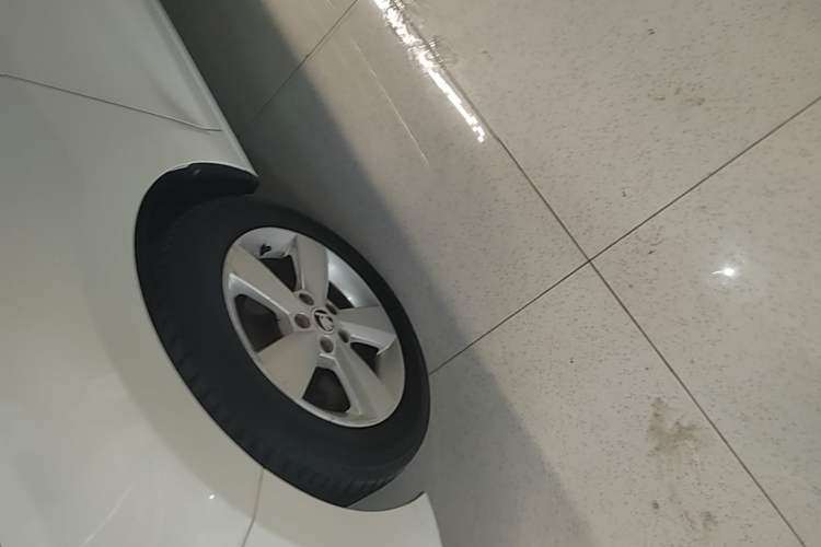 Used Skoda Rapid 2015 1.6L Manual Smart Selection Model Exterior 4