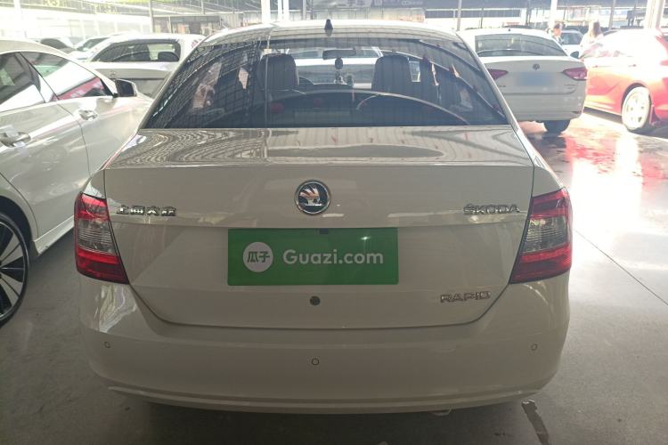 Used Skoda Rapid 2015 1.6L Automatic Smart Selection Model Exterior 4