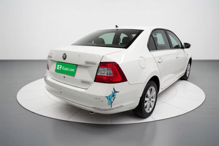 Used Skoda Rapid 2015 1.6L Manual Smart Selection Model Exterior 5