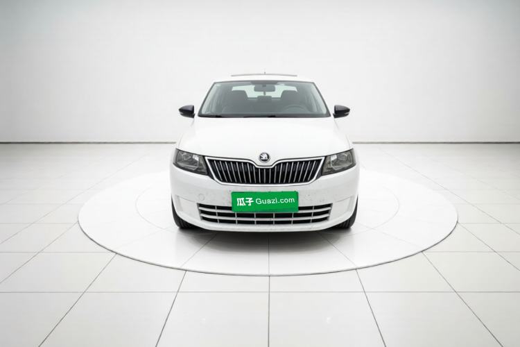 Used Skoda Rapid 2015 1.6L Manual Le Xuan Model Front
