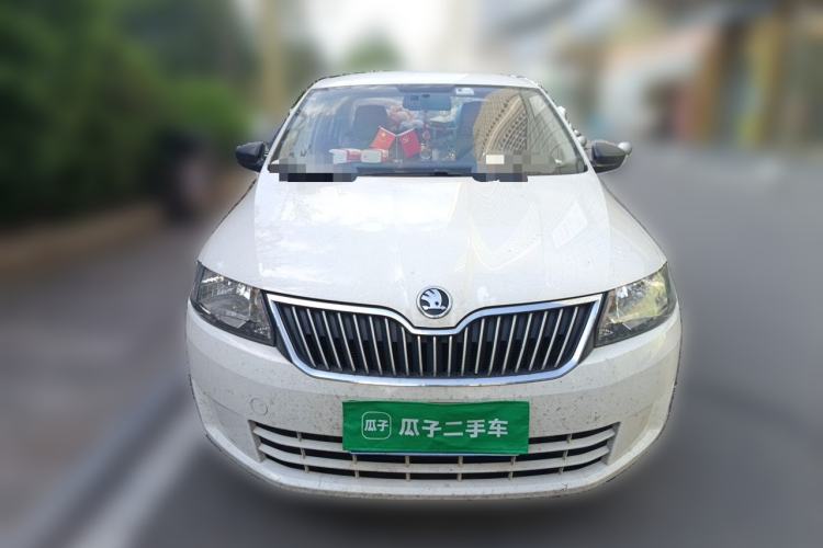 Used Skoda Rapid 2015 1.6L Manual Le Xuan Model Front