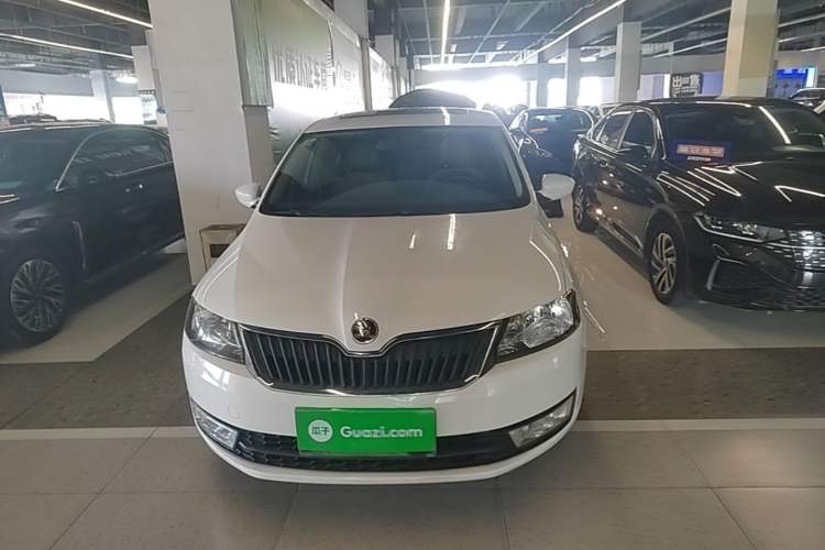 Used Skoda Rapid 2015 1.6L Manual Smart Selection Model Front