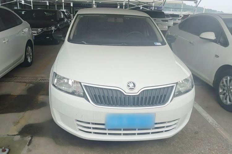 Used Skoda Rapid 2015 1.6L Manual Le Xuan Model Front