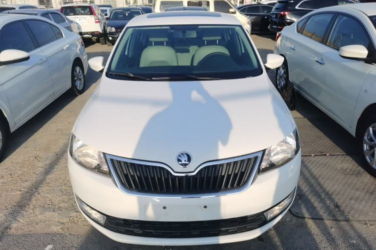 Used Skoda Rapid 2015 1.6L Automatic Smart Selection Model Front