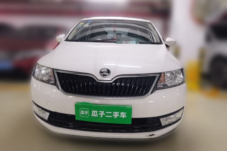 Used Skoda Rapid 2015 1.6L Automatic Smart Selection Model Front