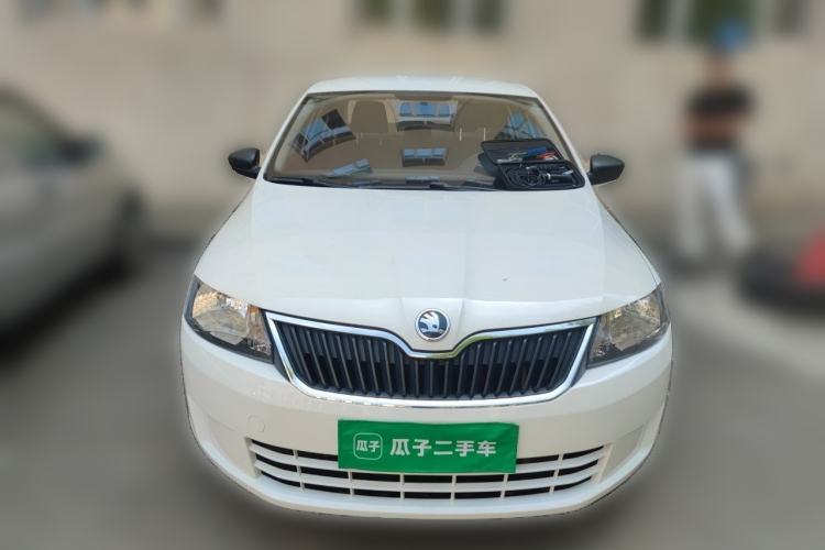 Used Skoda Rapid 2015 1.6L Automatic Smart Selection Model Front