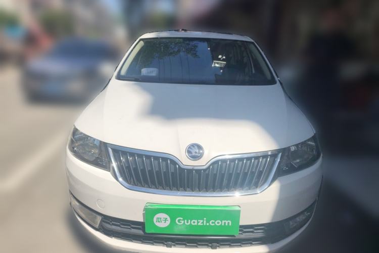 Used Skoda Rapid 2015 1.6L Automatic Smart Selection Model Front