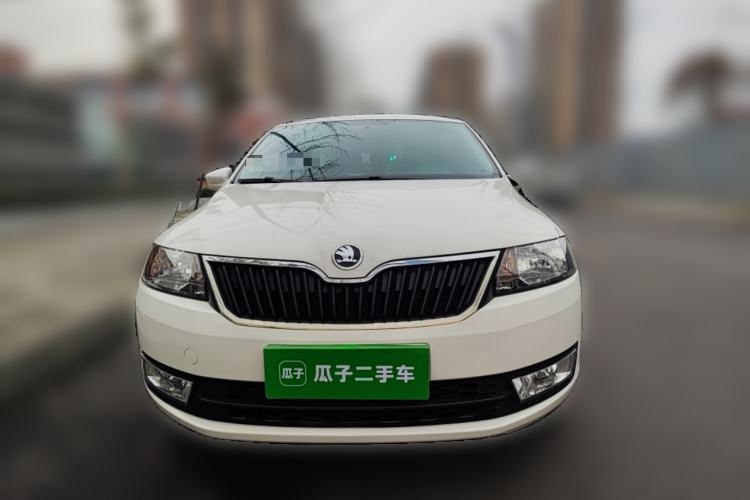 Used Skoda Rapid 2015 1.6L Automatic Smart Selection Model Front