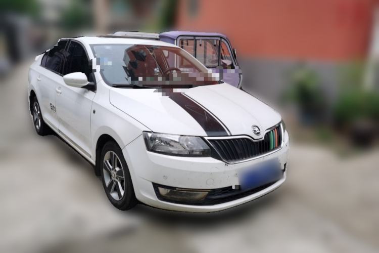 Used Skoda Rapid 2015 1.4L Manual Smart Selection Model Front Right 45 Deg
