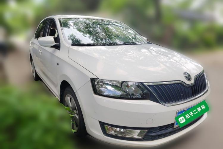 Used Skoda Rapid 2015 1.6L Manual Smart Selection Model Front Right 45 Deg