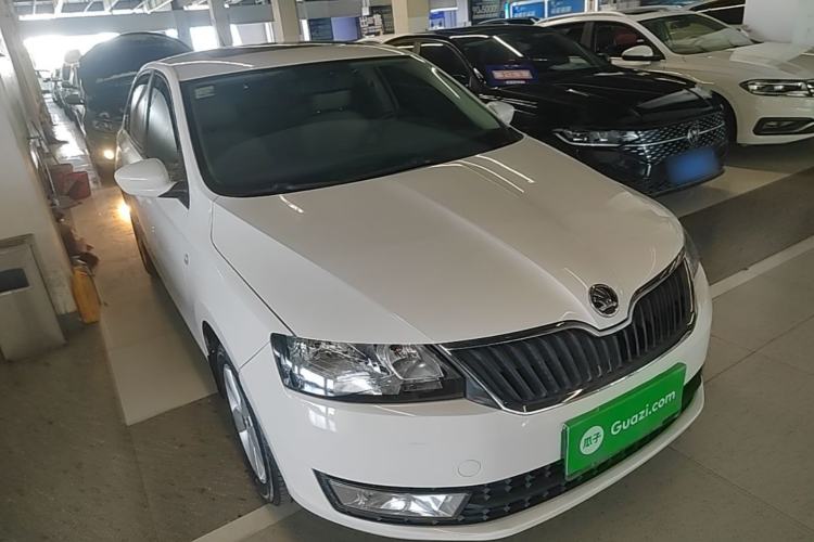 Used Skoda Rapid 2015 1.6L Manual Smart Selection Model Front Right 45 Deg
