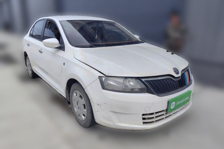 Used Skoda Rapid 2015 1.4L Manual Enjoyment Model Front Right 45 Deg